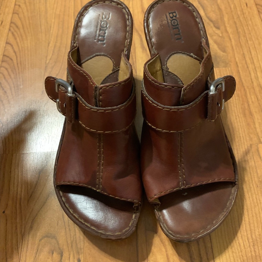 Born Clogs - Picture 3 of 3